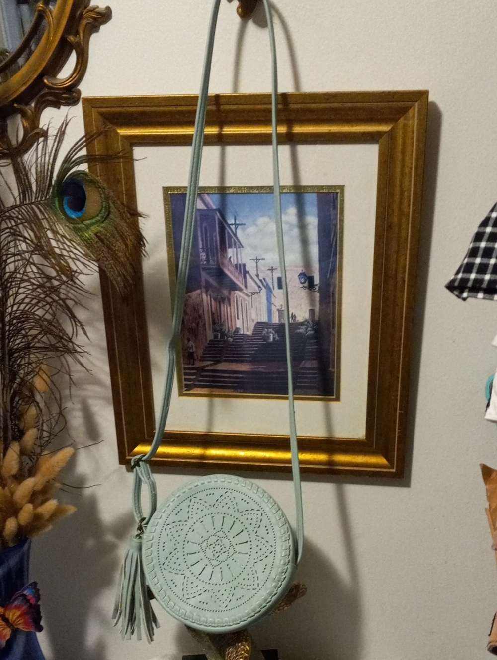 art class Mint Green Circular Cutout Crossbody Bag with Tassel